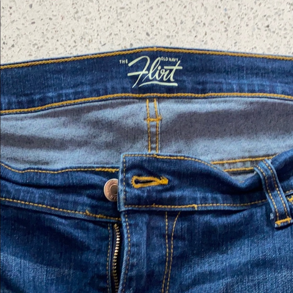 Old Navy The Flirt Crops